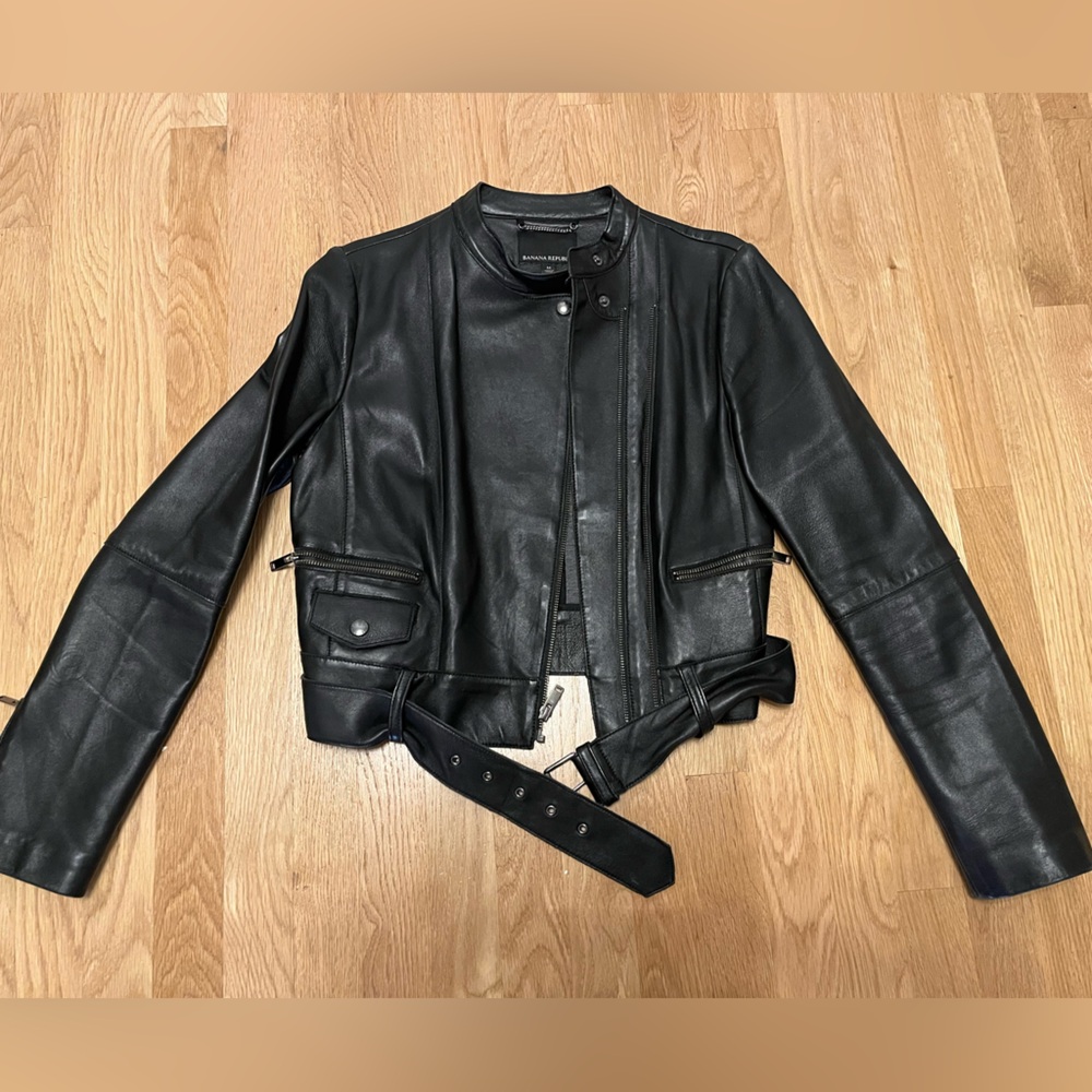 Size medium Banana Republic leather jacket
